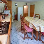 2 Bedroom Awesome In * Bas-en-Basset