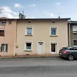 2 Bedroom Awesome In Prázdninový dům *